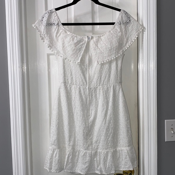 White off the shoulder dress - Picture 4 of 5